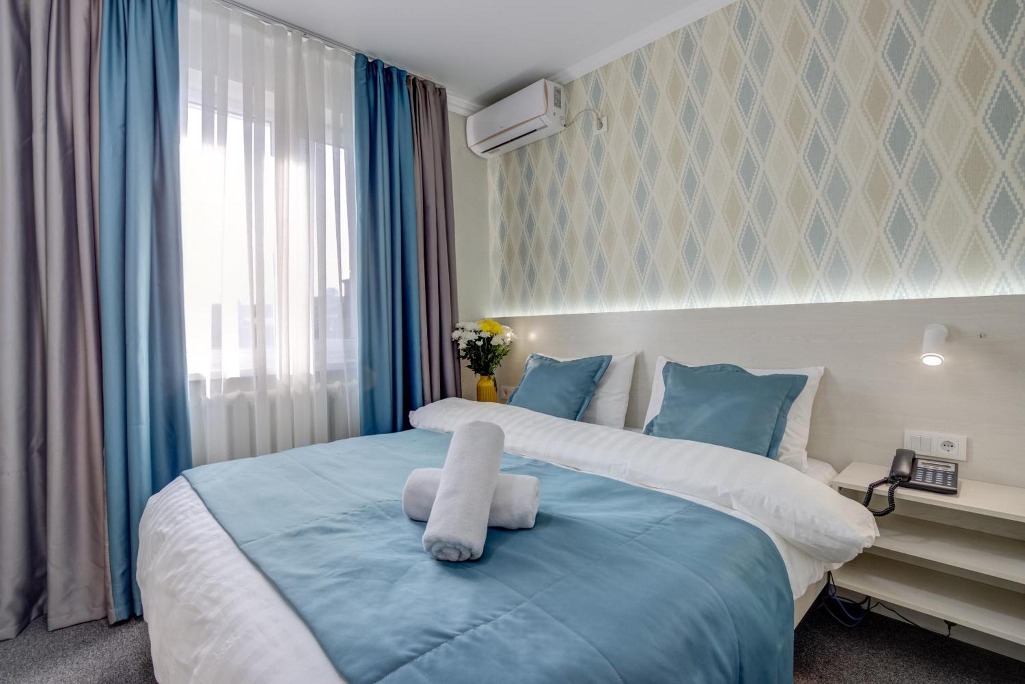 Viva Hotel Бишкек Екстериор снимка