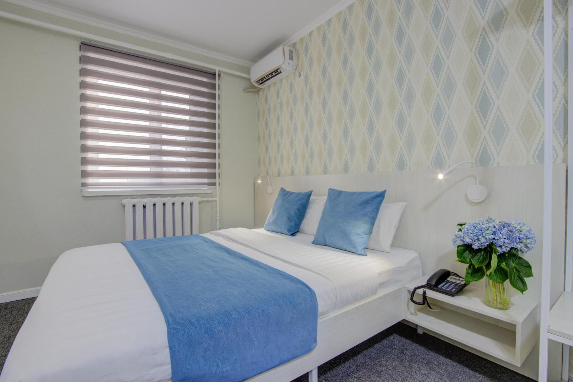 Viva Hotel Бишкек Екстериор снимка