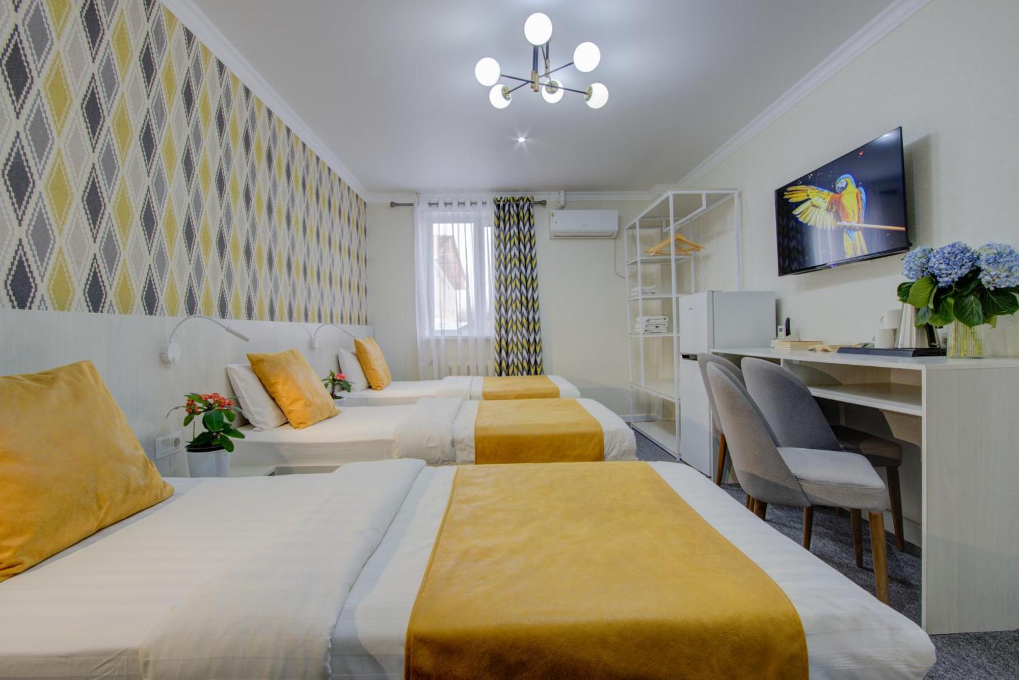 Viva Hotel Бишкек Екстериор снимка
