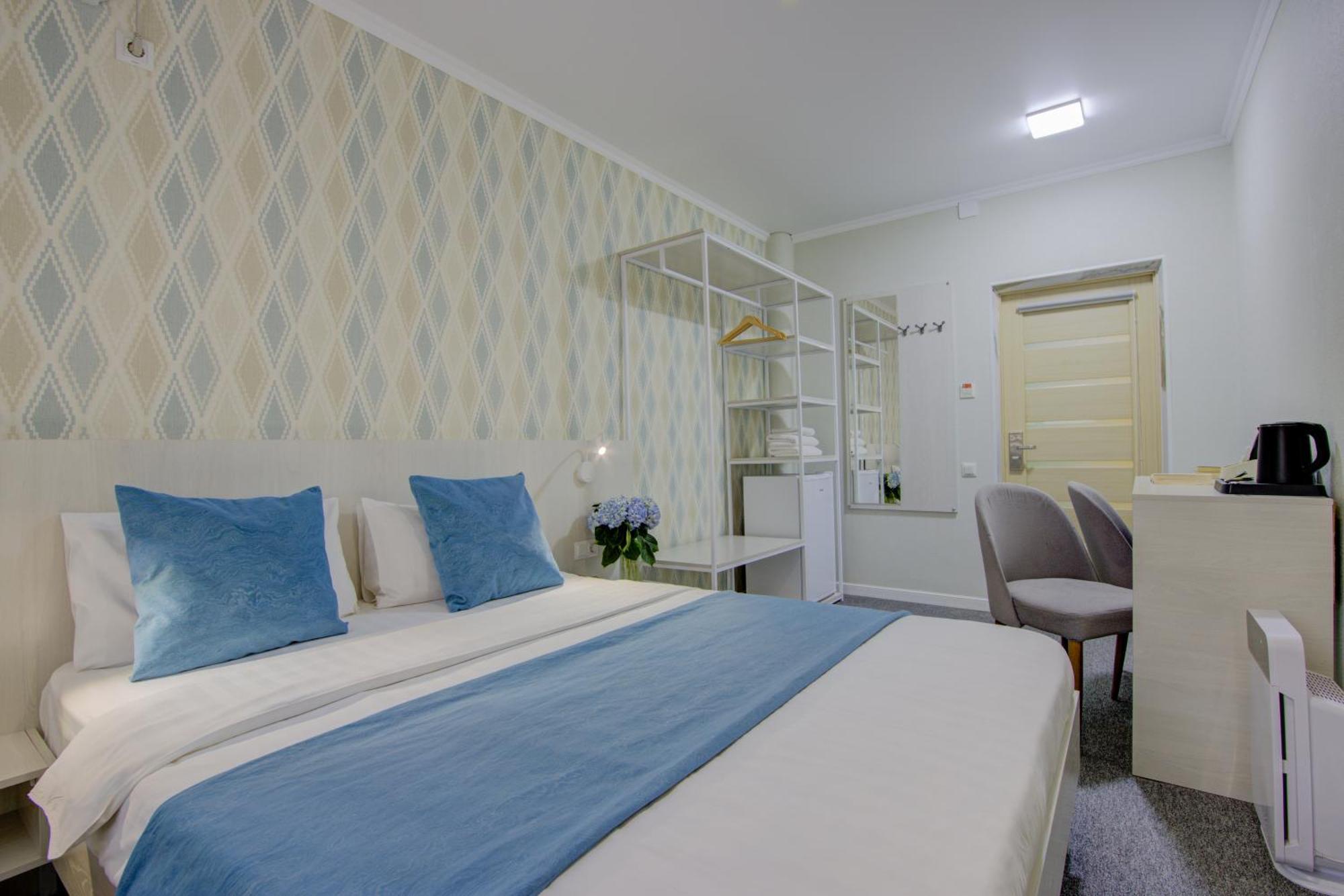 Viva Hotel Бишкек Екстериор снимка